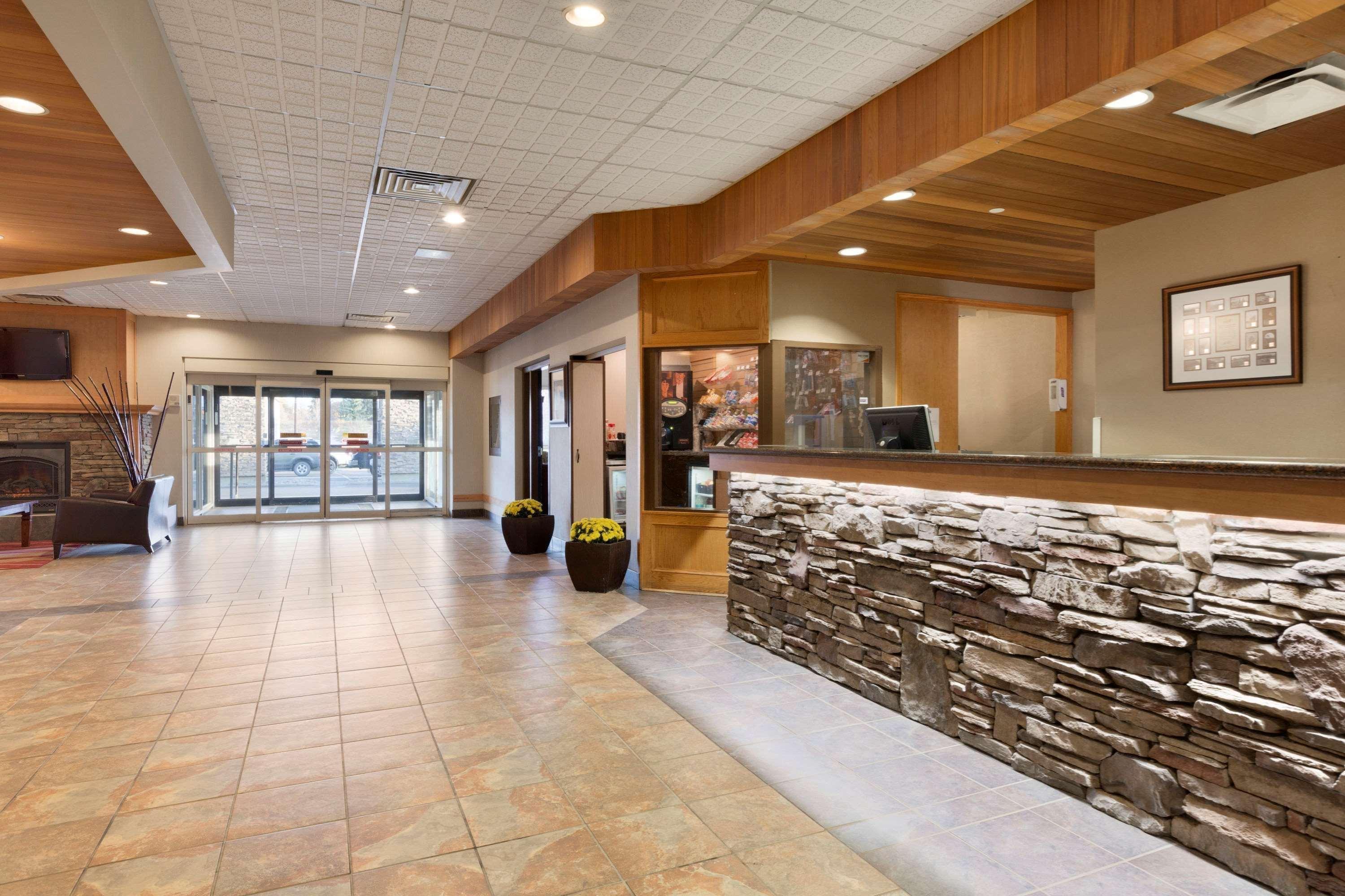 Border Inn & Suites Lloydminster Εξωτερικό φωτογραφία