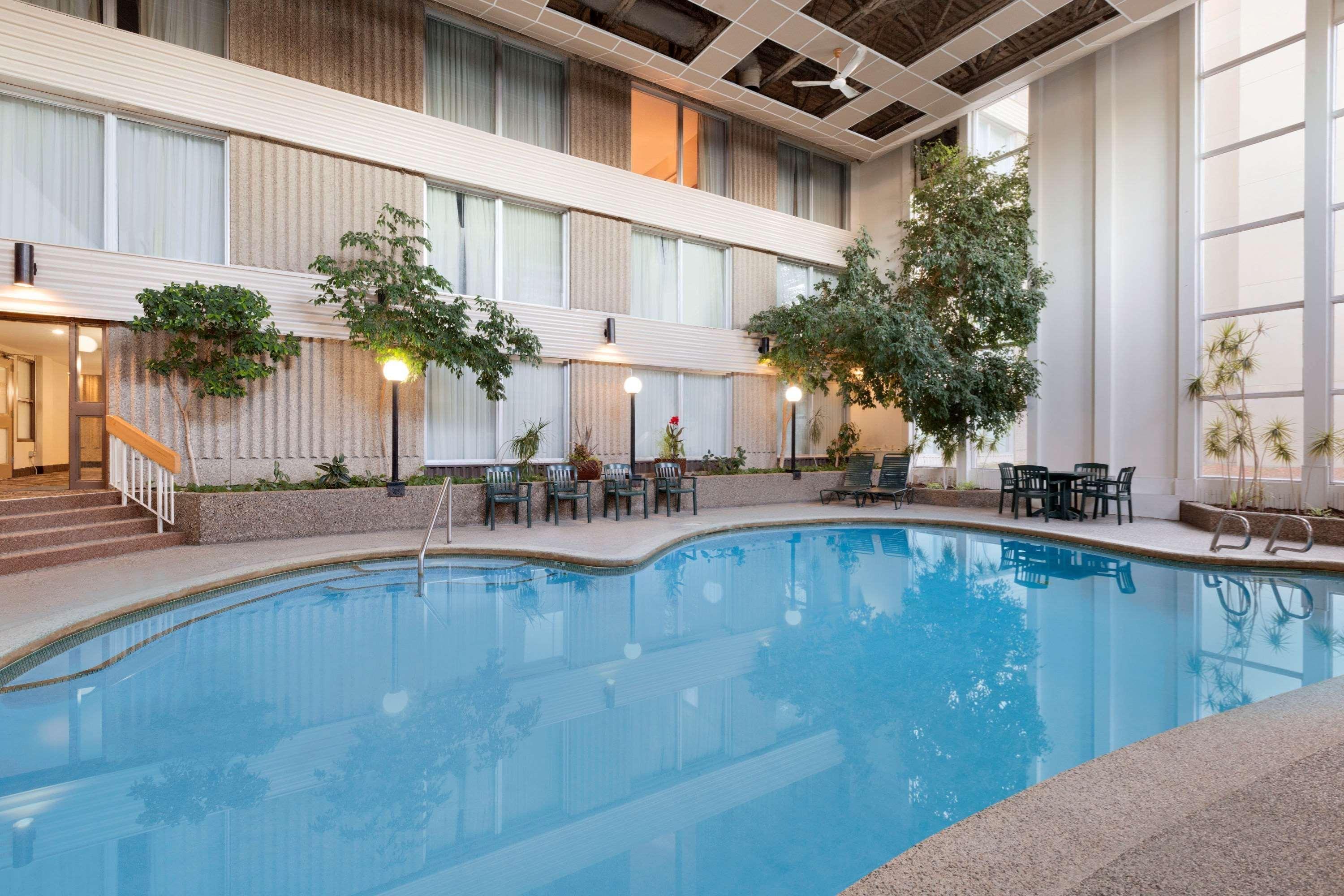 Border Inn & Suites Lloydminster Εξωτερικό φωτογραφία